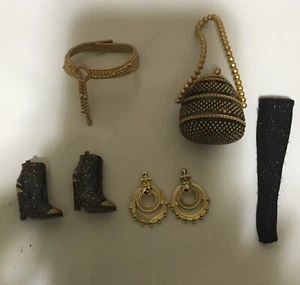 LOL Suprise OMG Fashion Doll Purse ROYAL BEE Handbag Belt Boots Earring Parts - Picture 1 of 3