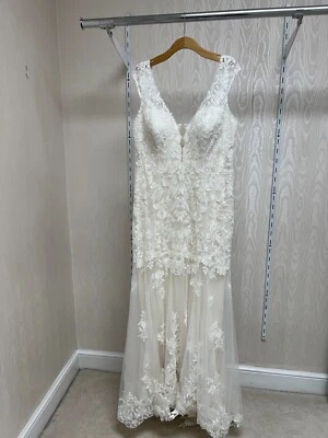 Muestra Vestido de Novia - Estilo Novia Allure 9907 - Talla 22 - Excelente Estado Foto 1 de 4