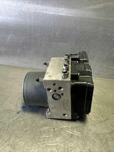 2018-2023 TOYOTA TACOMA OEM ABS ANTI LOCK BRAKE PUMP 44540-04200 - Picture 1 of 5