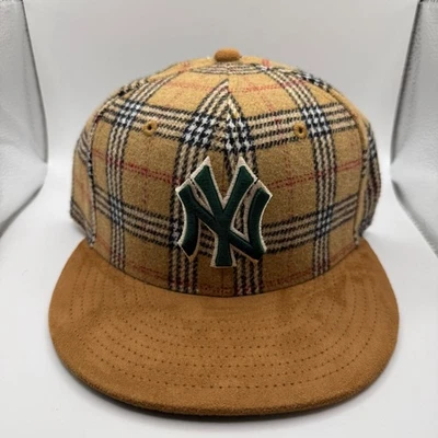 Chapéu xadrez ajustado New Era 59Fifty New York Yankees Burberry Collection tamanho 7 1/2 - Imagem 1 de 4