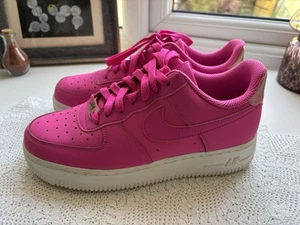 Nike Air Force 1 Hot Pink scarpe da ginnastica iridescenti UK 5,5 6Y - Foto 1 di 18