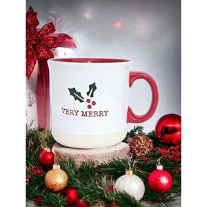 Vintage FAO Schwarz Very Merry Holiday Stoneware Mug Christmas Holly - Picture 1 of 10