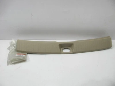 NUEVA placa de desgaste de moldura de puerta levadiza trasera BEIGE OEM para 05-10 Kia Sportage 857701F000EZ Foto 1 de 3