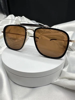 Gafas de sol Tom Ford Huck FT0665/01E NUEVAS CON ETIQUETAS. Caja NO incluida. Etiqueta $495. Italia. Foto 1 de 4