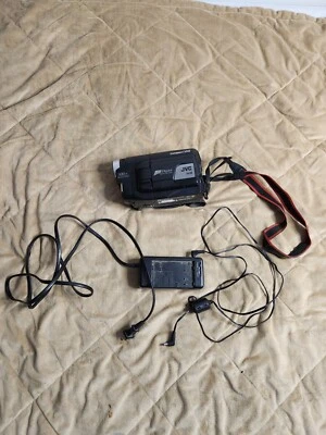 JVC GR-AXM225U Video Camera Compact VHS Camcorder Black W/ Adapter Tested  - Image 1 of 4