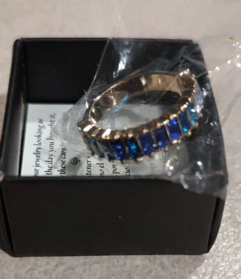 Anillo Cool Ombre Talla 8 Graduado Azul a Blanco Tono Dorado Manga Sellada de Fábrica  Foto 1 de 4