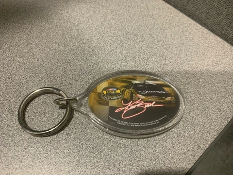 NASCAR  Kurt Busch key chain Cover