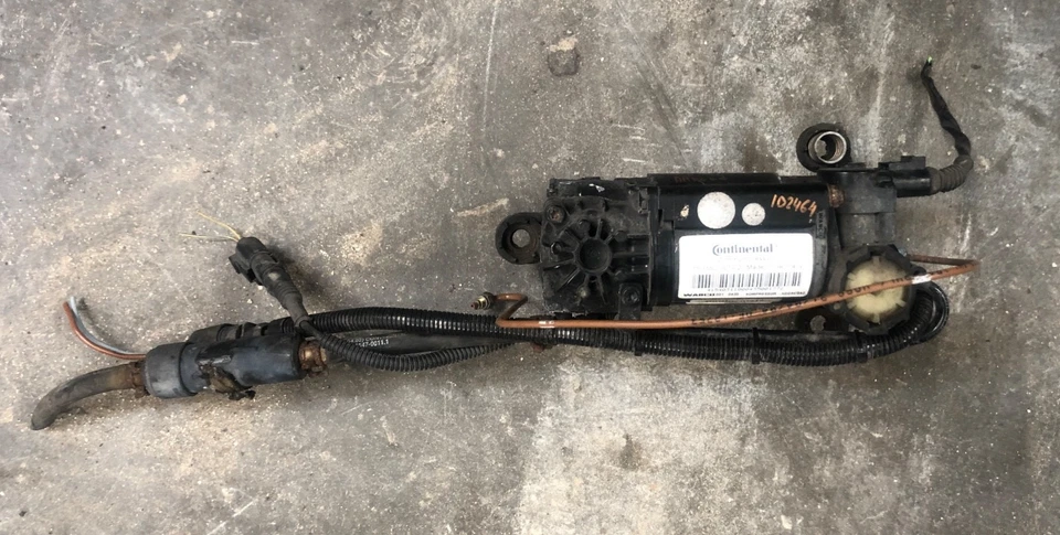 2001 - 2004 年奥迪 A6 Quattro 空气悬架压缩机泵 15.1550-0010.2 — 第 1/4 张图片