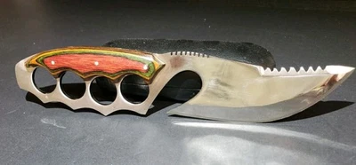 Cuchillo dentado de acero inoxidable Pakistán mango de madera multicolor rojo verde tostado Foto 1 de 4