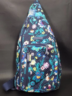 Mochila Vera Bradley Bandolera Luz de Luna Jardín Patrón Azul Marino Floral Colorido Foto 1 de 4