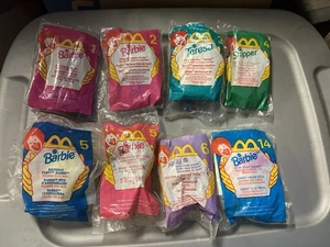 1999 McDonalds Barbie Happy Meal Spielzeug Komplettsatz 8 NEU versiegelt Sammlerstück - Bild 1 von 6
