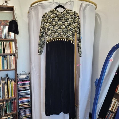 Vestido maxi vintage 1970 preto e dourado veludo e malha dupla poliéster cintura império - Imagem 1 de 4