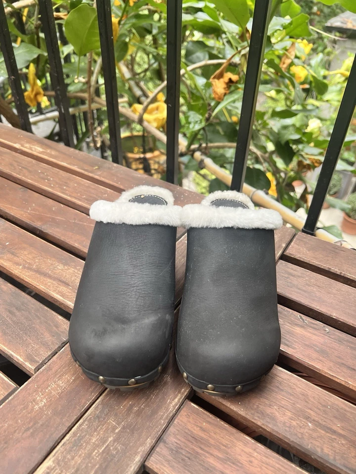 Sanita Clogs Women 6.5 M  Hese Shoes Black Leather SlipOn Wood Wool Lined Mules - Image 1 of 4