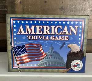 American Trivia Gioco da Tavolo 2000 Tutte le Domande Americane USA - Foto 1 di 3