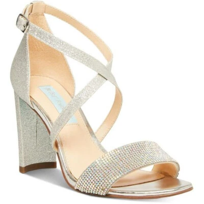 Sandalias de vestir Betsey Johnson Bella con tiras para mujer | Plateadas | 9 M Foto 1 de 3
