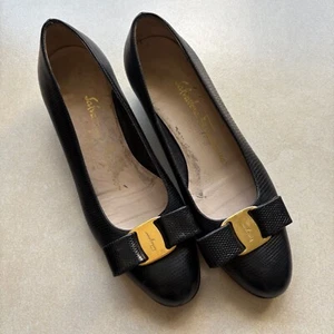 Vintage Salvatore Ferragamo Women's Black Pebble Leather Bow Kitty Heels 4 1/2 D - Picture 1 of 12