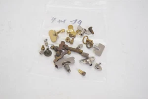Konvolut Alte Wecker Einstell und Aufziehschrauben aus Uhrmachernachlass 4xx15 - Picture 1 of 1