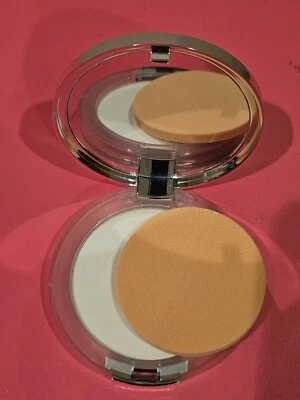 CLINIQUE STAY MATTE UNIVERSAL BLOTTING POWDER ~full size .29 OZ / 8.4 g~ NWOB - Image 1 of 3