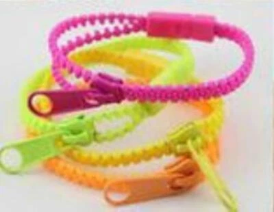 3 BRACCIALETTI CLICHE' DELL'AMICIZIA MOD. CERNIERA ZIP 3 COLORI UNISEX NUOVI - Immagine 1 di 3