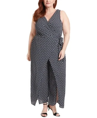 Mono para mujer London Times Plus de crepé a lunares 16 W azul marino/blanco cuello sobrepelliz Foto 1 de 4