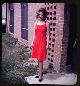 Attractive lady in red dress standing - 1975 Stereo Realist 3D Slide #1626 - Picture 1 of 3