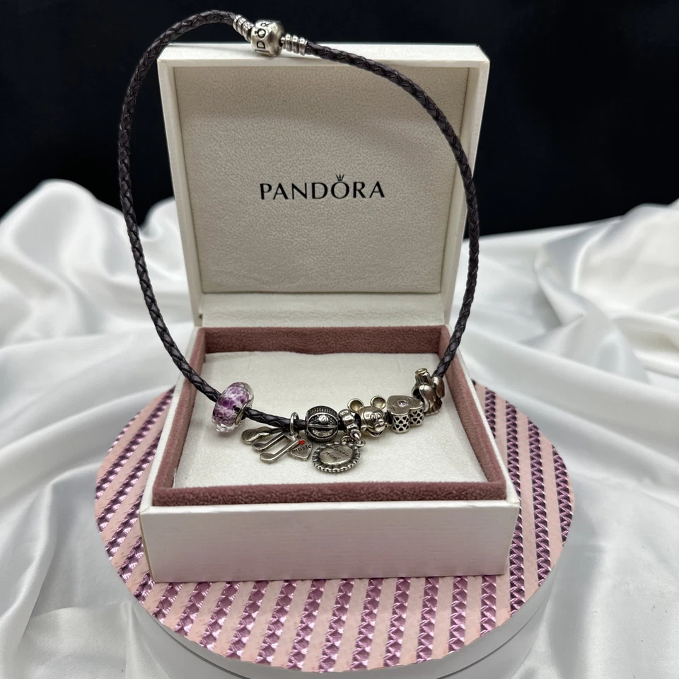 Кожаное плетеное ожерелье PANDORA с семью подвесками. См. фото. - Изображение 1 из 4