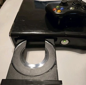 Microsoft Xbox 360 S Modelo #1439 Probado Sin Juego - Imagen 1 de 2