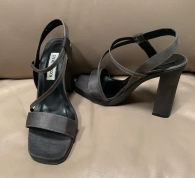 Tacones Steve Madden Gris (Estaño) Tela - 6M - Excelente Estado 3.5" TACÓN Foto 1 de 4