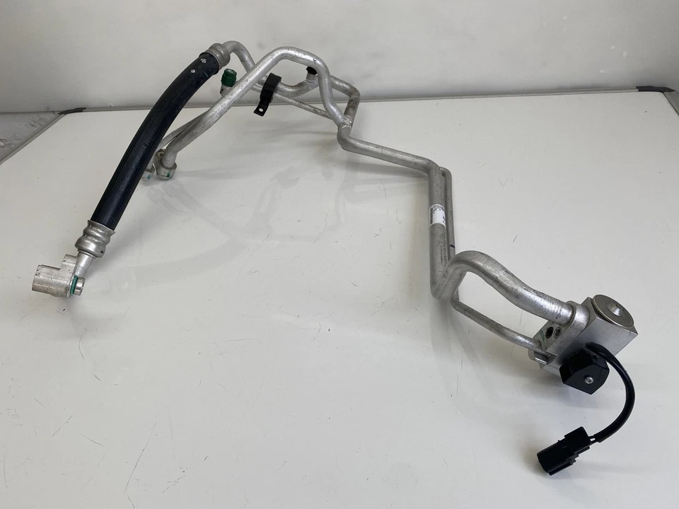 TESLA MODEL X 100D 2018 A/C Air Con Hose Pipe 1056259-00-D (N218) - Image 1 of 4