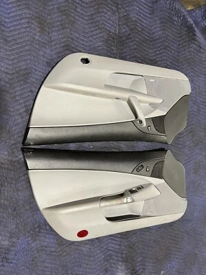 Chevrolet Corvette 2005 C6 paneles interiores de puertas de titanio OEM 15212266 15236107 Foto 1 de 4