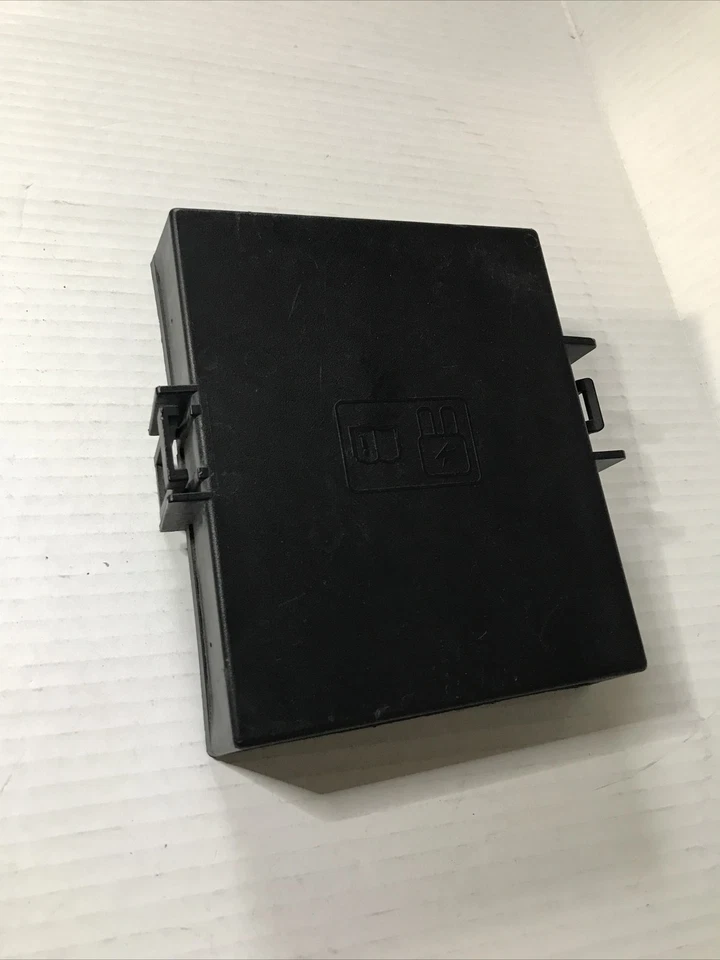 OEM 2012-2016 Ford Fiesta Engine Compartment Fuse Box Fusebox Cover Lid - Imagem 1 de 4