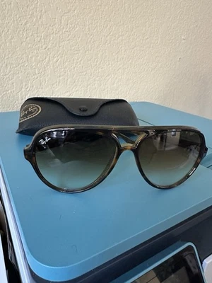 Óculos de sol femininos Rayban aviadores tartaruga - Imagem 1 de 4