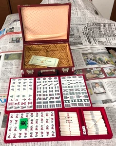 Japanese Vintage Mah Jong Table Games Pie Tile & Points Stick etc. Set W/Case FS - Picture 1 of 16