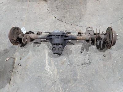 2007-2011 Dodge Nitro 3.7L Rear Axle Assembly 3.73 Ratio 8.25" Ring w/220k Miles Foto 1 de 4