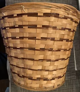 Cesta de mimbre redonda tejida a mano con forro de plástico para almacenamiento/regalar - Imagen 1 de 2