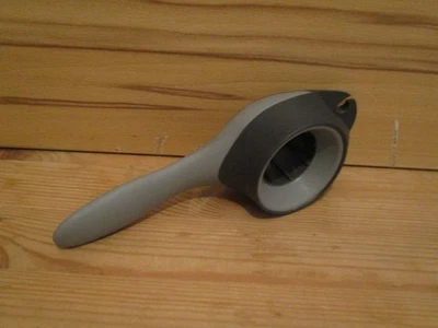 Tupperware Multi-Öffner, Küchenhai, Flaschenöffner, Vorführware - Bild 1 von 2