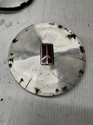 Tapacubos centrales Oldsmobile Delta 88 Ninety Eight Bravada 93-97 OEM 25606966 Foto 1 de 4