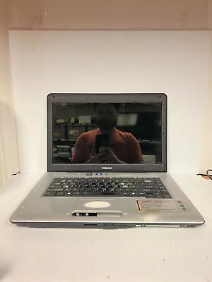 Portátil Toshiba Satellite L455D-S5976 15", AMD Sempron S1-42, sin RAM, sin disco duro Foto 1 de 4