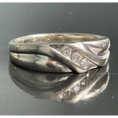 MEN'S WHITE GOLD & DIAMOND WEDDING BAND SIZE 10.5 SKY - Image 1 of 4