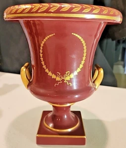 Vintage Trenton Keramik Vase mit Fuß und goldenem Emblem, Griffen & Rand 8" - Bild 1 von 8