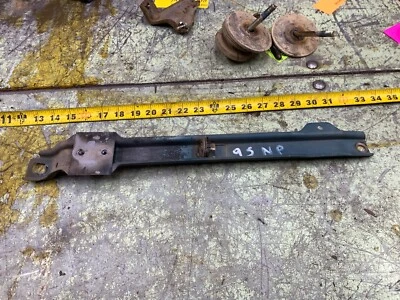 Soporte de soporte central para camioneta Nissan 1993-1997 Foto 1 de 4