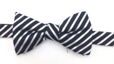 Pajarita ajustable clásica a rayas de seda blanca negra de $95 Countess Mara *DAÑADA* Foto 1 de 4