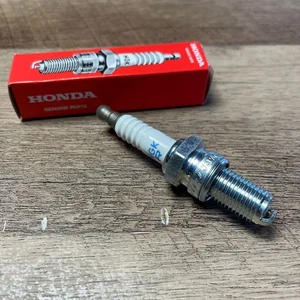 Honda Zündkerze DR7EB 98069-5777P Bootsmotoren Aussenborder  BF40 D / BF50 D  - Bild 1 von 3