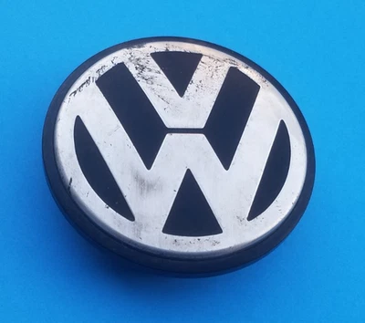 VOLKSWAGEN BEETLE CC EOS GOLF JETTA PASSAT RABBIT 1 WHEEL HUB CAP CENTER OEM A25 - Image 1 of 3