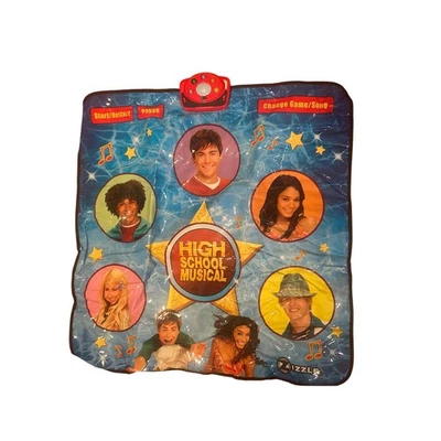 Alfombra de baile musical de secundaria Got The Moves de Zizzle Disney funcionando Foto 1 de 4