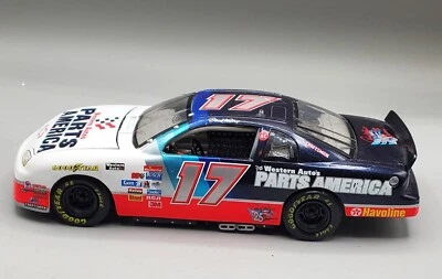 Darrell Waltrip #17 Parts America, Monte Carlo Bank B13 Foto 1 de 4