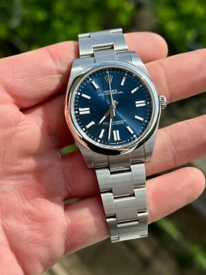 Rolex Oyster Perpetual 2024 41 mm 124300 azul con tarjeta de garantía Rolex y etiqueta colgante Foto 1 de 4