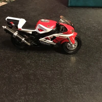 Maisto Yamaha YZF-R7 Motorrad - Spezial Edition - 1:18 Bespielt - Bild 1 von 3
