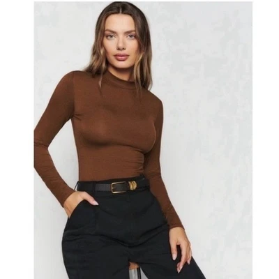 Top elástico manga larga cuello falso marrón castaño Reformation Bailey talla S Foto 1 de 4