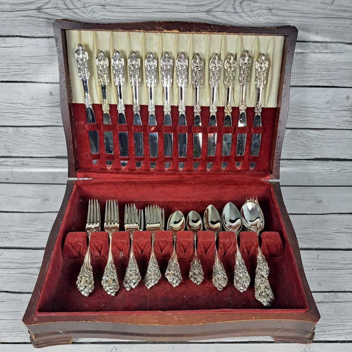 Godinger Baroque In Antique Us Silver-Plated Flatware for